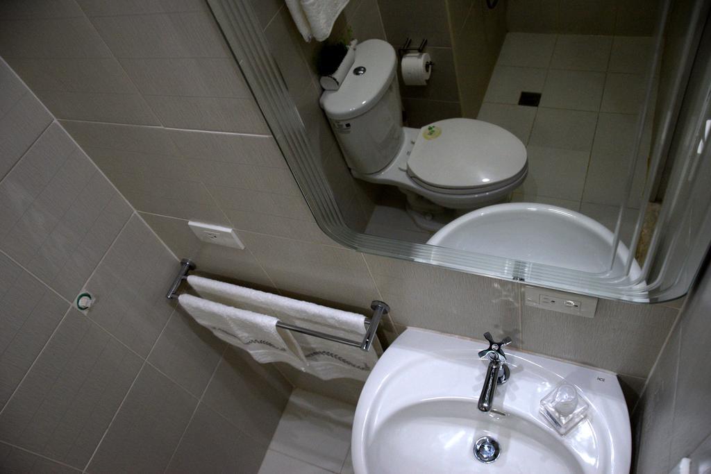 מנילה Jazz Makati Luxury Apartment מראה חיצוני תמונה